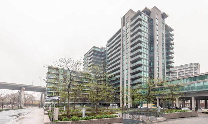 Fort York Apartment | 135 m² Apartment ∙ 3 bedrooms ∙ 8 guests