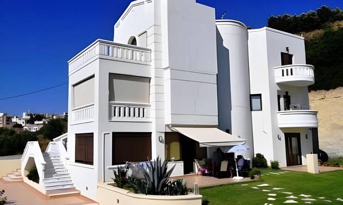 Platanias Town Villa | 135 m² Villa ∙ 3 bedrooms ∙ 8 guests