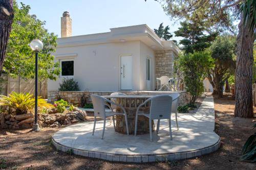 Lavreotiki Villa | 135 m² Villa ∙ 5 bedrooms ∙ 11 guests