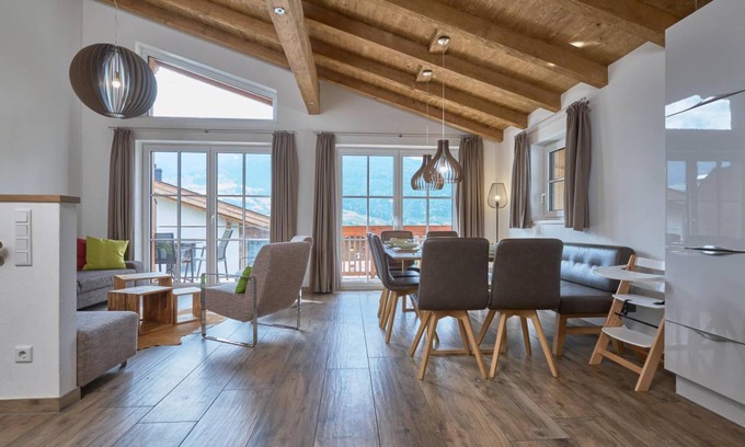 Walchen Ski Chalet | 136 m² Chalet ∙ 4 bedrooms ∙ 10 guests