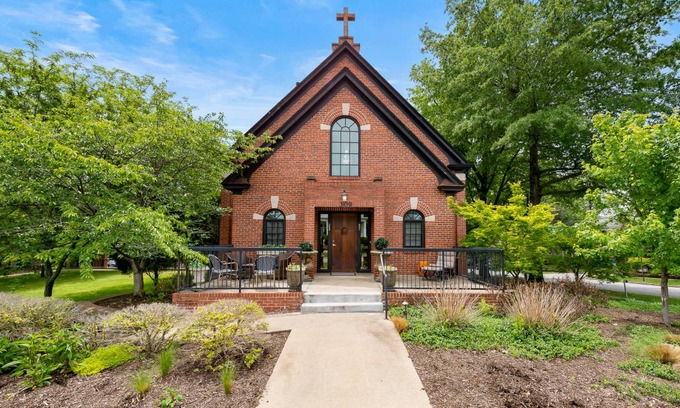 Fayetteville Condo | 136 m² Condo ∙ 2 bedrooms ∙ 4 guests