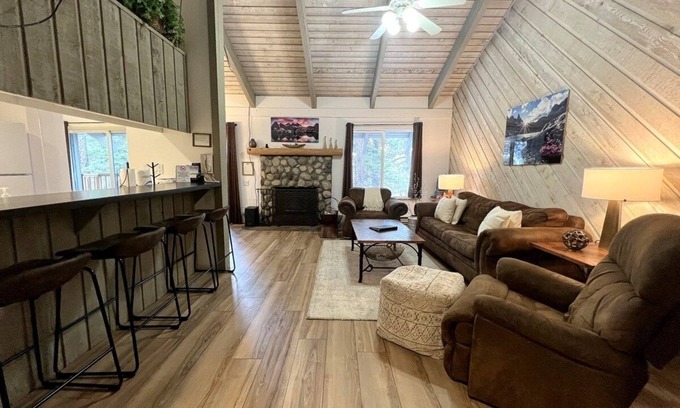 Mammoth Lakes Condo | 136 Standard by RedAwning
