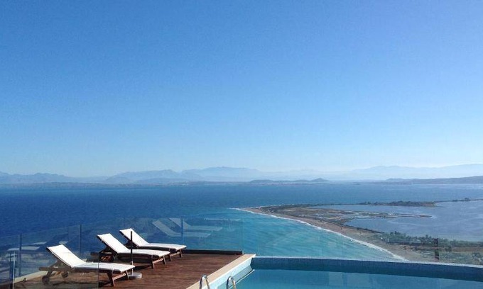 Lefkada Resort | 138 m² Resort ∙ 3 bedrooms ∙ 8 guests