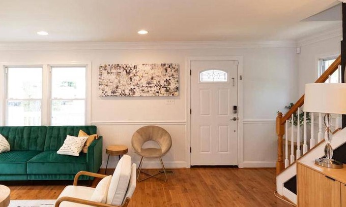 Takoma Park Apartment | 139 m² Apartment ∙ 4 bedrooms ∙ 12 guests