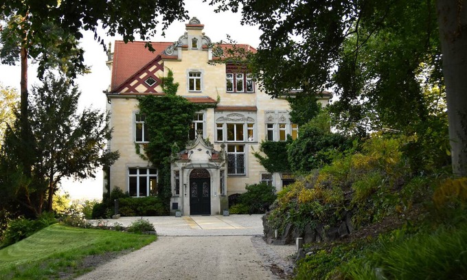 Loschwitz Apartment | 139 m² Apartment ∙ 1 bedroom ∙ 4 guests