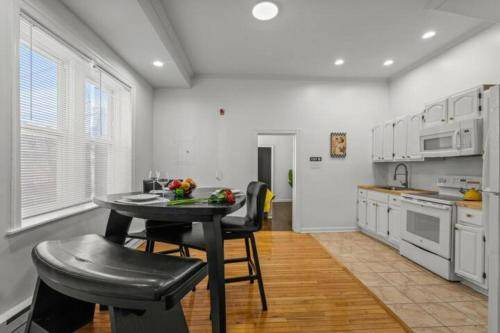 West Philadelphia Apartment | 139 m² Apartment ∙ 2 bedrooms ∙ 4 guests