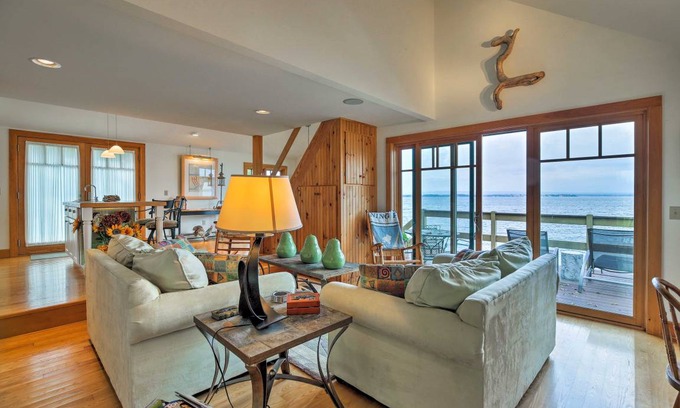 North Hero Cottage | 139 m² Cabin ∙ 2 bedrooms ∙ 6 guests