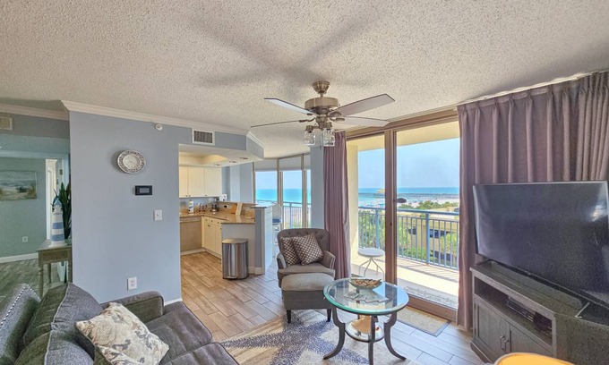 Arcadian Shores Condo | 139 m² Condo ∙ 2 bedrooms ∙ 8 guests
