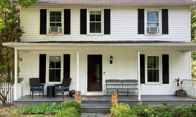 Litchfield Historic District House | 139 m² House ∙ 3 bedrooms ∙ 7 guests