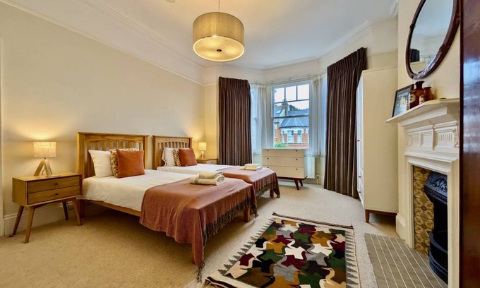 Streatham Hill House | 139 m² House ∙ 5 bedrooms ∙ 10 guests
