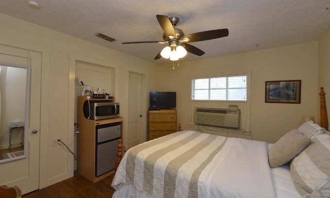 Shiner Hotel | 139 m² Motel ∙ 2 bedrooms ∙ 10 guests