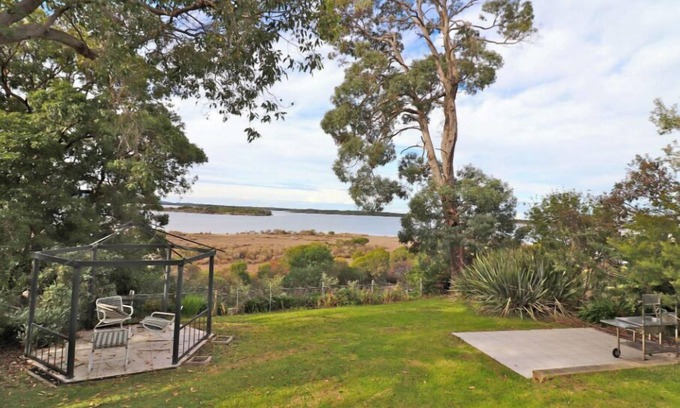 Mallacoota House | 14 Broome Street, Mallacoota