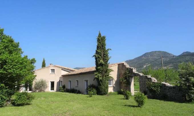 Saint-Auban-sur-L'Ouveze House | 140 m² Gîte ∙ 4 bedrooms ∙ 9 guests