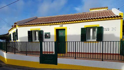 Mosteiros House | 14 m² House ∙ 4 bedrooms ∙ 8 guests