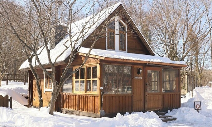 Kita Karuizawa RV Rental | 14 Vermont Cottage/Agatsuma County Gunma