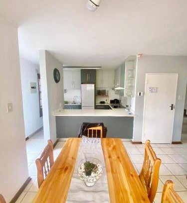 Port Alfred Apartment | 140 m² Apartment ∙ 3 bedrooms ∙ 6 guests