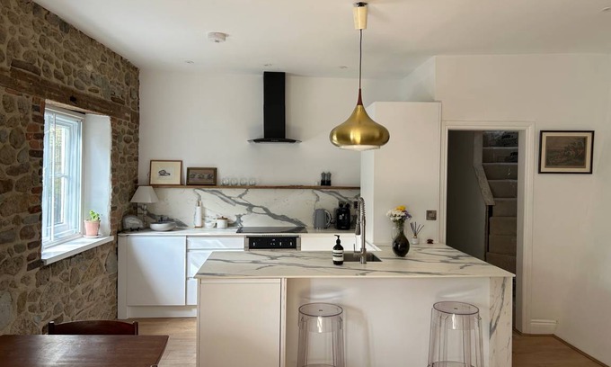 Petworth Cottage | 140 m² Cabin ∙ 3 bedrooms ∙ 6 guests
