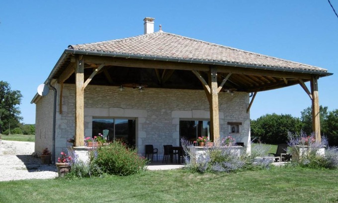 Castelnau-Montratier-Sainte-Alauzie House | 140 m² Gîte ∙ 4 bedrooms ∙ 8 guests