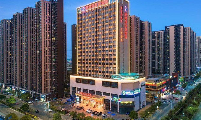 Dongfeng Hotel | 140 m² Hotel ∙ 2 bedrooms ∙ 4 guests