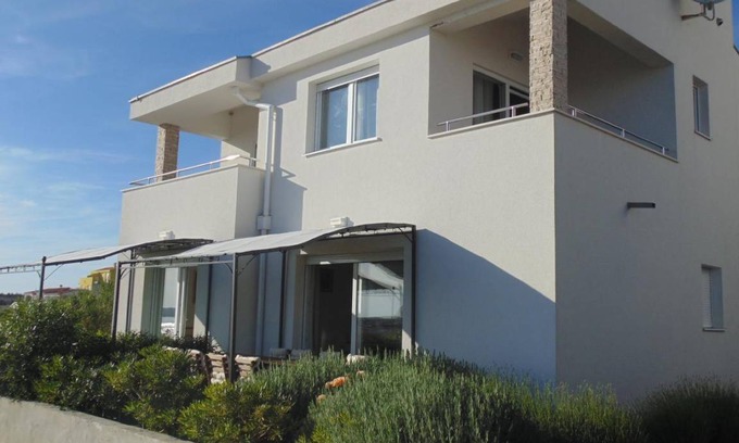 Rtina House | 140 m² House ∙ 3 bedrooms ∙ 9 guests