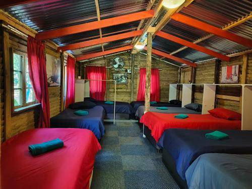 Hartbeespoort Cabin | 140 m² Lodge ∙ 7 bedrooms ∙ 14 guests