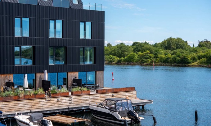 Sydhavnen House | 142 m² House ∙ 3 bedrooms ∙ 5 guests