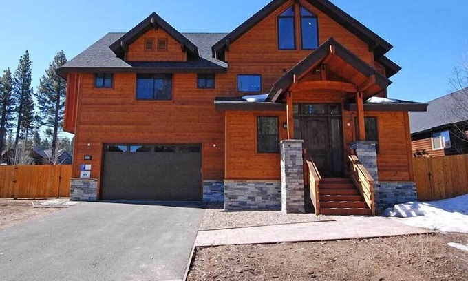 Mountain View Estates House | 1442 Mt Rainier Drive