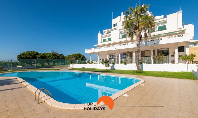 Olhos D'Agua Apartment | 145 m² Apartment ∙ 3 bedrooms ∙ 8 guests