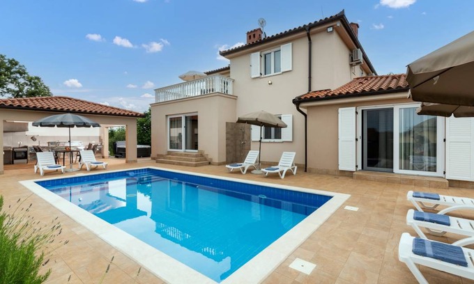 Radini Villa | 145 m² Villa ∙ 4 bedrooms ∙ 8 guests