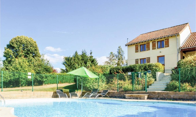 Saint-Saud-Lacoussiere House | 146 m² House ∙ 3 bedrooms ∙ 7 guests