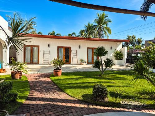 Lucap House | 148 Guesthouse and Resort