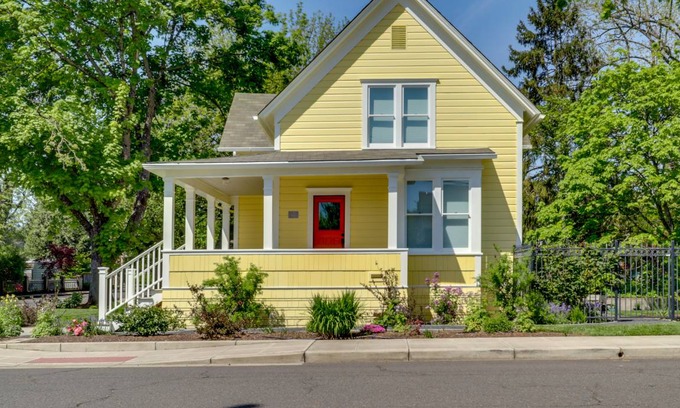 Northeast Neighbors House | 148 m² House ∙ 2 bedrooms ∙ 6 guests