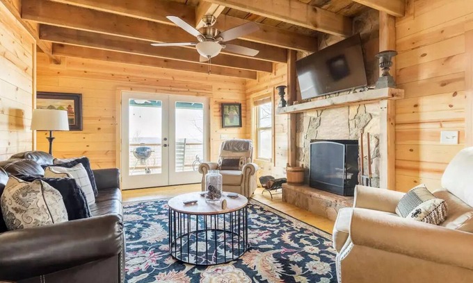 Mentone House | $149 Aug MidWeek SALE+Brow+2 KingSuites+HotTub+Pet+GR8Coffee
