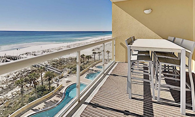 Pensacola Beach Condo | 149 m² Condo ∙ 3 bedrooms ∙ 8 guests