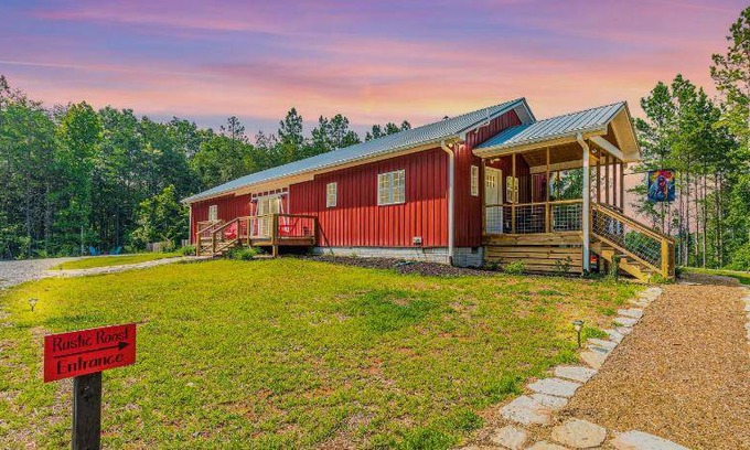 Dahlonega House | 149 m² House ∙ 3 bedrooms ∙ 6 guests