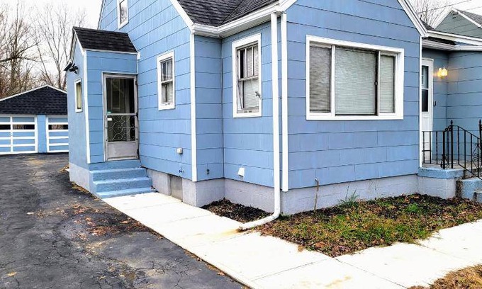 Cheektowaga House | 149 m² House ∙ 4 bedrooms ∙ 12 guests