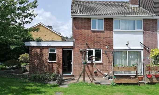 East Grinstead House | 15-Julius House