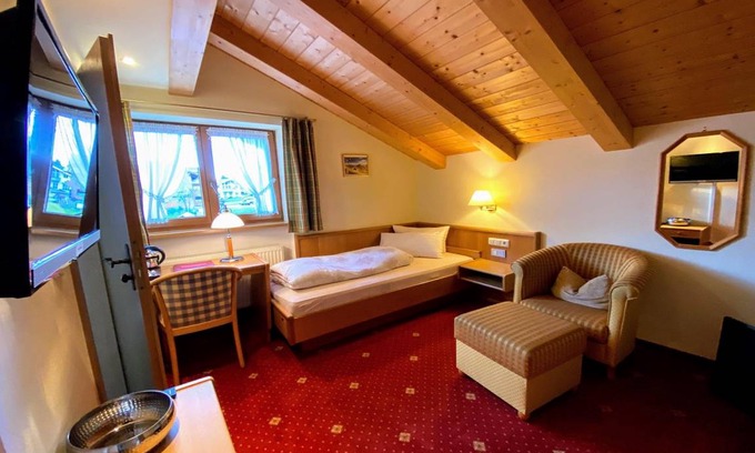 Riezlern Hotel | 15 m² Hotel ∙ 1 guest