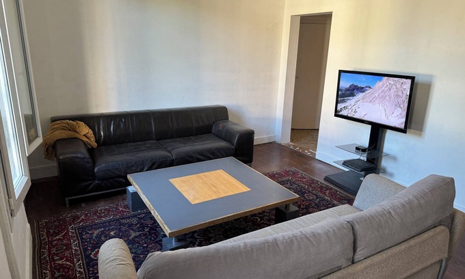 Drancy Bed & Breakfast | 15 min from Paris