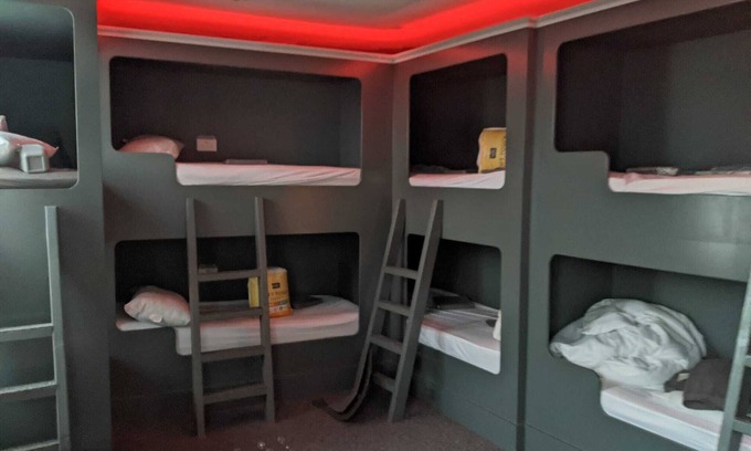 Everton Cabin | 15 min walk to Anfield stadium sleeps 7 purpose built bunk bed