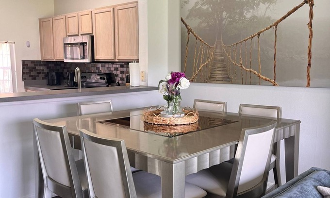 Indian Point House | 15 minutes away from Disney parks and major attractions.