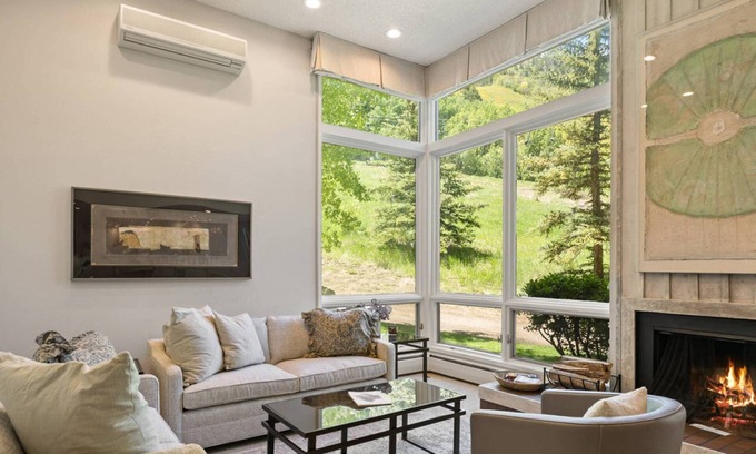 Aspen Condo | 15% Off for Fall Savings! Stay 3 Nights Now thru Nov 19