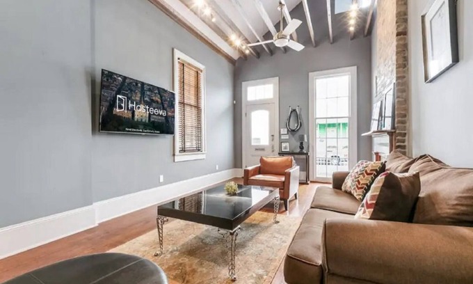 Faubourg Lafayette House | 15% OFF Monthly | 10% OFF Weekly-Hosteeva | 2BR Double Steps to St. Charles Ave.