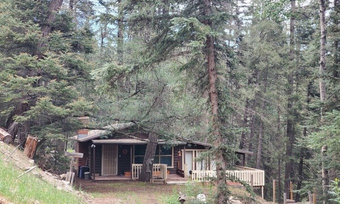 Cloudcroft Cabin | 15 Spruce Meadow · Sweet, Cozy Cabin Just 6 Miles from Cloudcroft