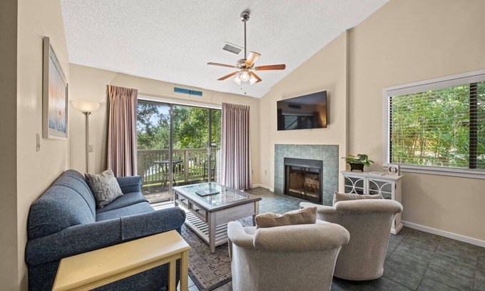 Arcadian Shores Condo | $150 activities - E-gift card when you book - Walk to beach | KRP 7E