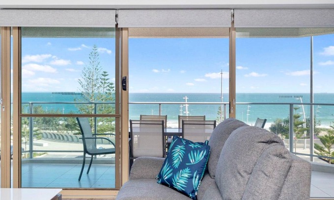 Scarborough Apartment | 150 m² Apartment ∙ 3 bedrooms ∙ 6 guests