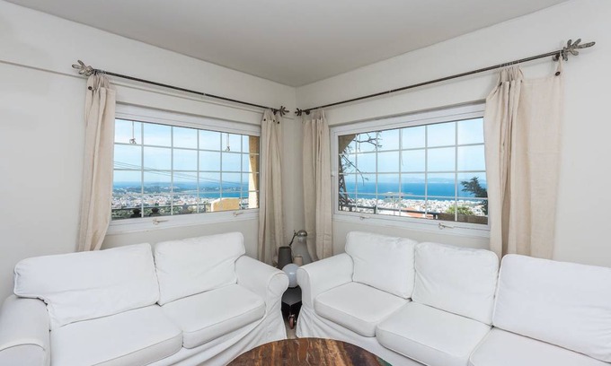 Voula Apartment | 150 m² Apartment ∙ 3 bedrooms ∙ 8 guests