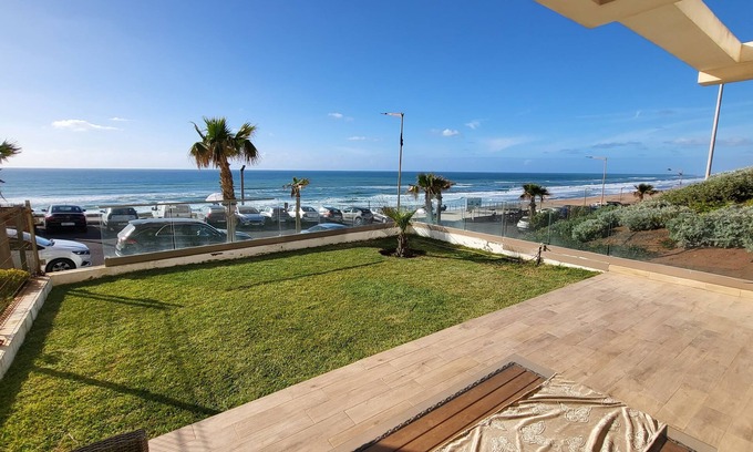 Ameur Apartment | 150 m² apartment directly on the beach with 2 gardens and swimming pool