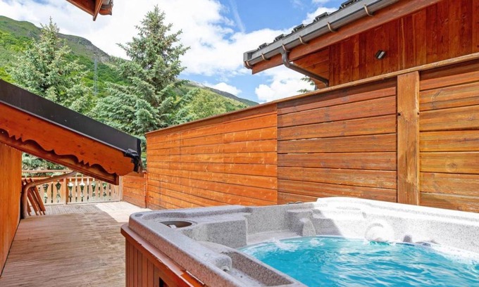 Le Bettaix Ski Chalet | 150 m² Chalet ∙ 7 bedrooms ∙ 15 guests