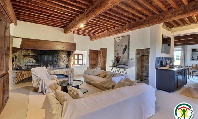 Montoison House | 150 m² Gîte ∙ 3 bedrooms ∙ 6 guests